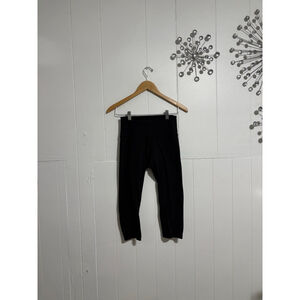 Women's Lululemon Cropped Leggings Size 6 Black